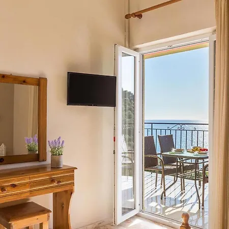 Paradise And Studio With Swimming Pool In Beach, Corfu